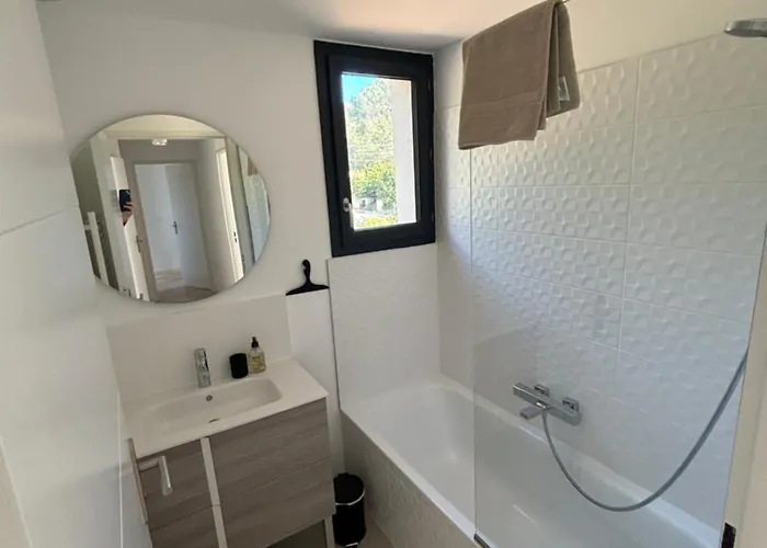 Vila Villagassin 403 *